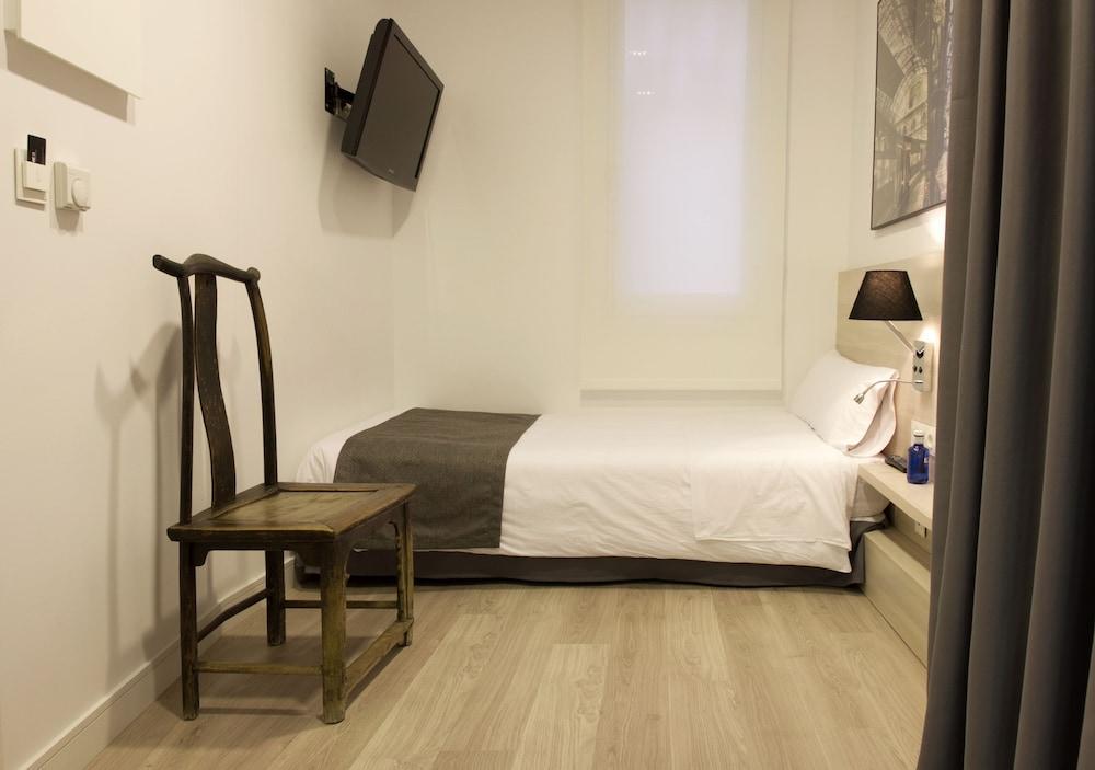 The 8 Boutique B&B Барселона Экстерьер фото