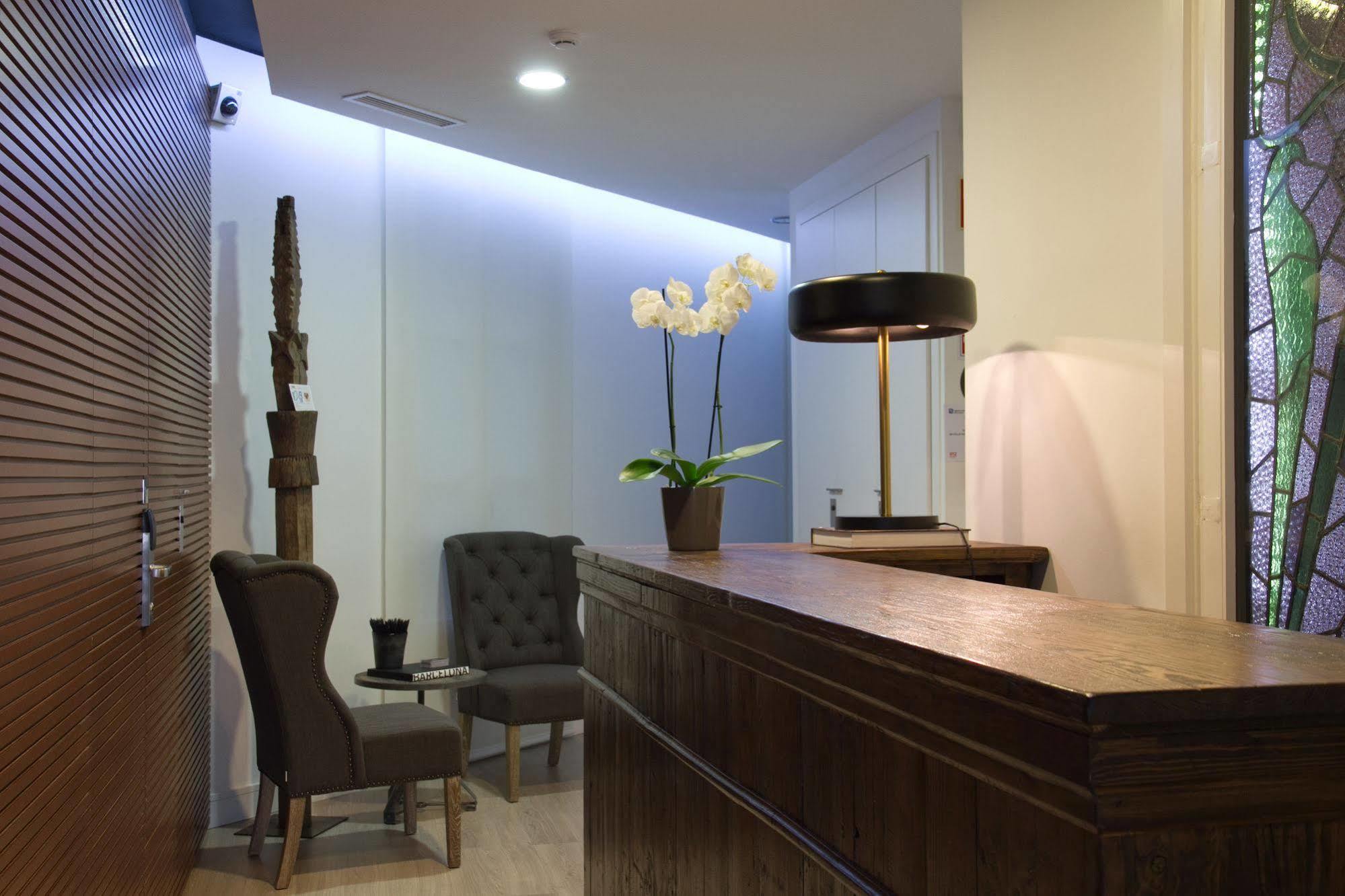 The 8 Boutique B&B Барселона Экстерьер фото